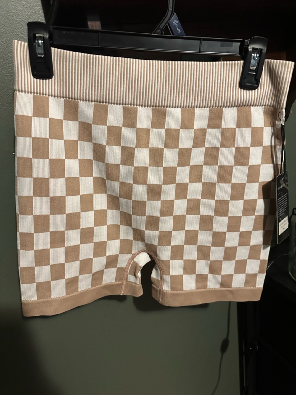 Women’s Checkerboard Knit Biker Shorts - Cream & Tan